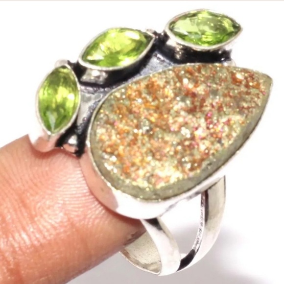New Titanium Druzy and Peridot 925 Silver Ring. - Picture 7 of 7